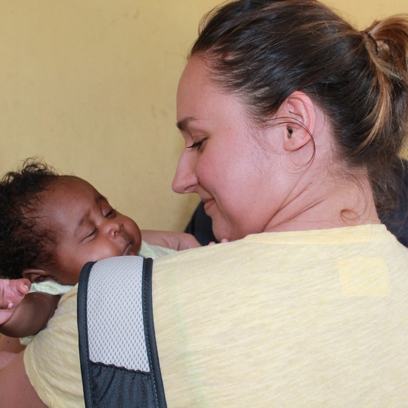 Meet your Posher, Laura - Picture 2 of 4